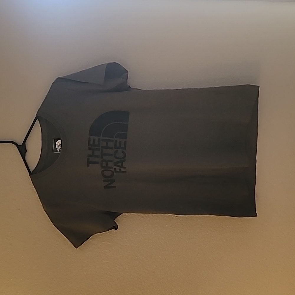 The North Face M women's t shirt army green